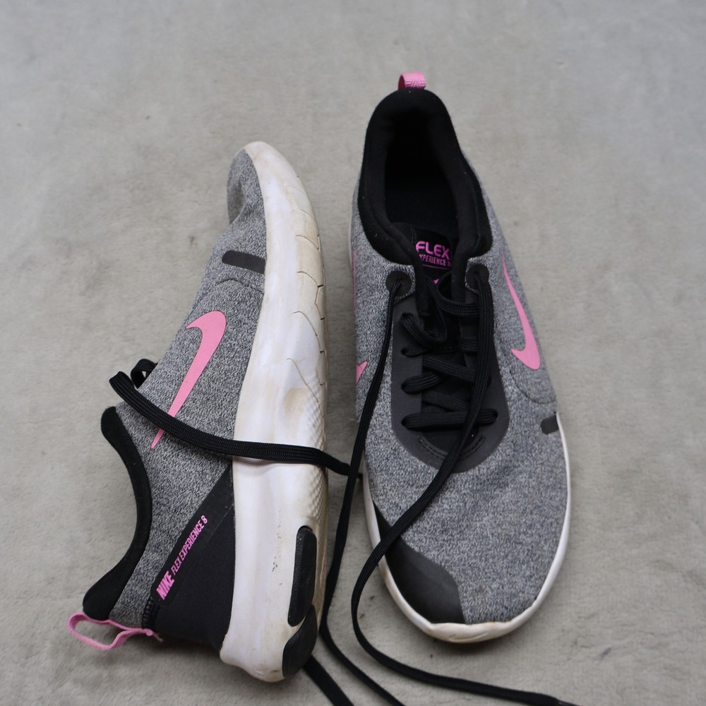 Nike Womens 9 Running Shoes Gry Flex Experience RN 8 Lightweight Cushion Jog Gym